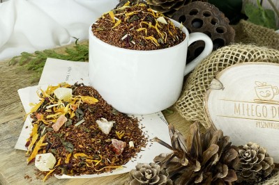 Mieszanka herbaty Rooibos i czarnej Yunnan OP z hibiskusem owocami i ziołami