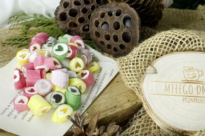 Słodkie cukierki z aromatem owocowym w torebce 100g