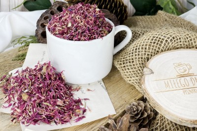 Naturalny kwiat chabra bławatka różowego najwyższej jakości do dekoracji tortów