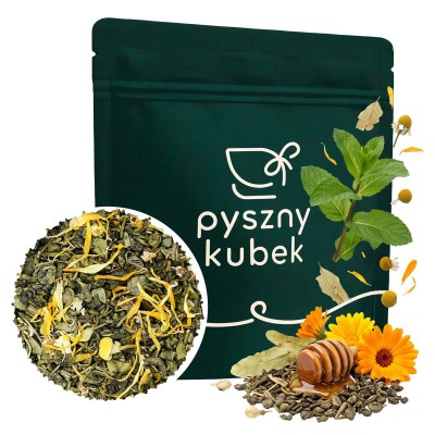 Domowa i przytulna chwila relaksu z filiżanką ciepłej zielonej herbaty z lipą i miodowym aromatem