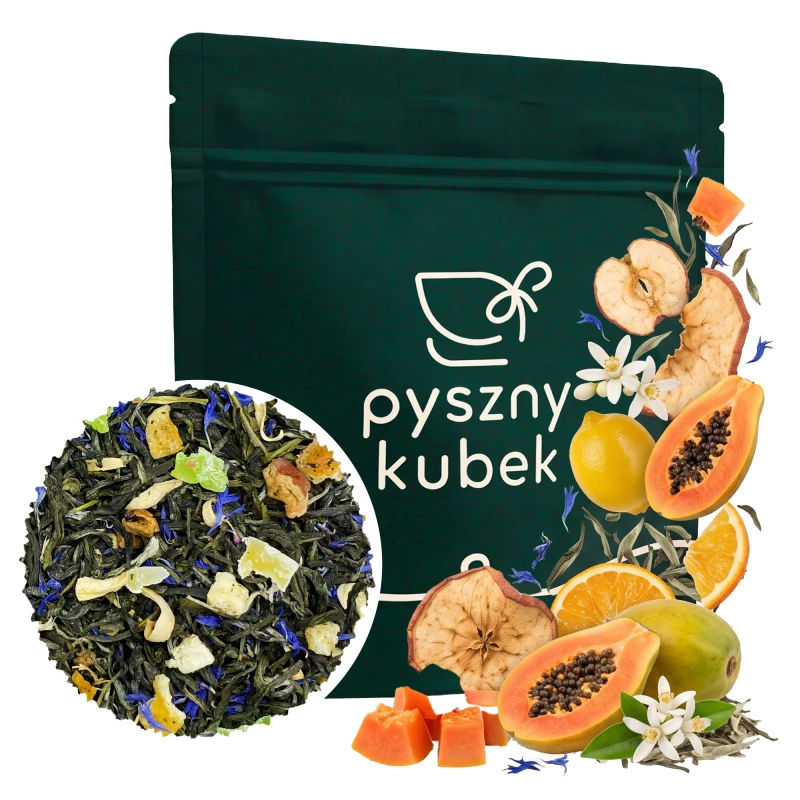 Kawałki kandyzowanych cytrusów kostki papai i jabłka oraz płatki bławatka w suszu białej herbaty
