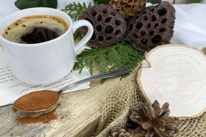 Kawa z nutą słodkiego karmelu w filiżance PysznyKubek
